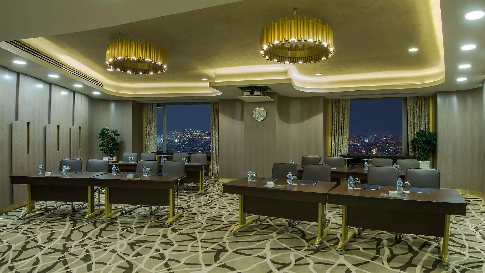 Hotel Hilton Istanbul Kozyatagi 5*,  Turecko