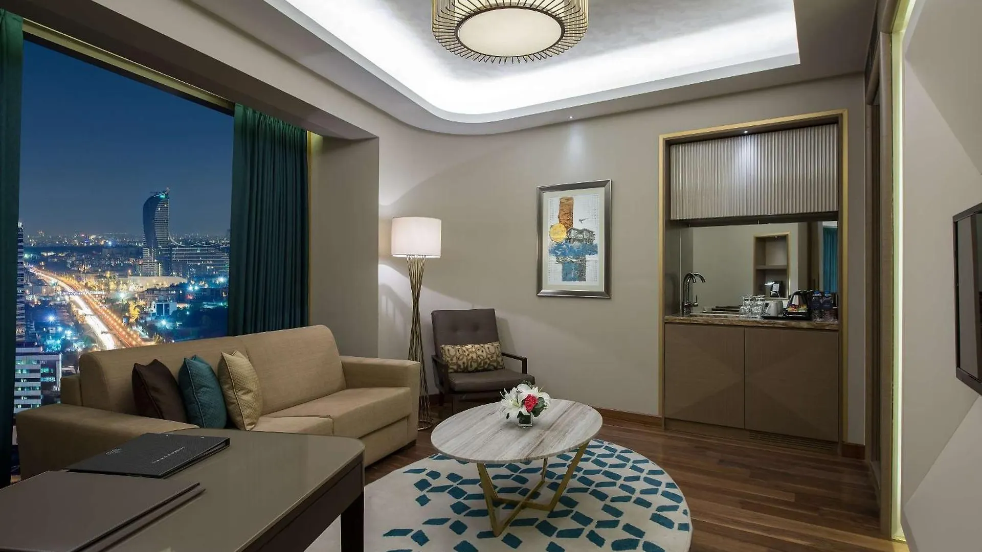 Hilton Istanbul Kozyatagi Otel 5*,