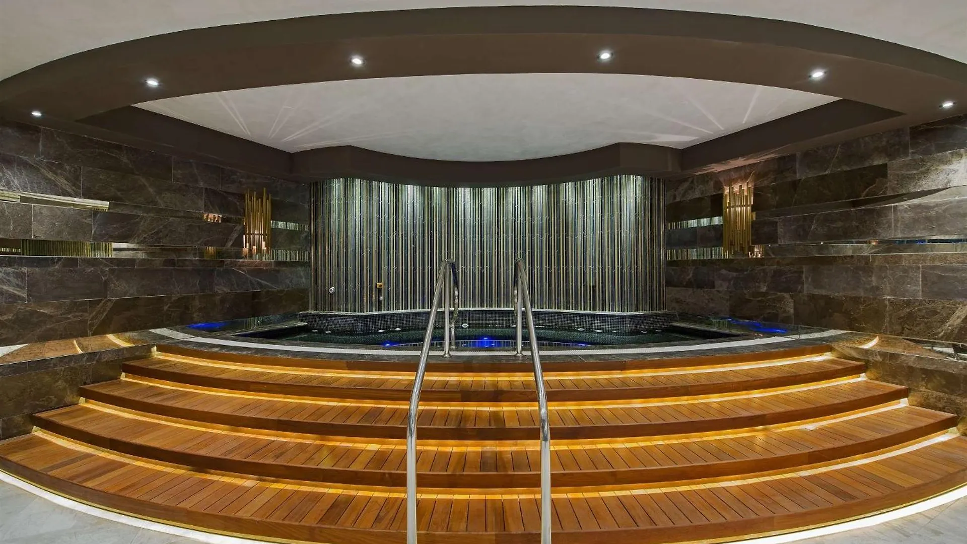 Hilton Istanbul Kozyatagi Otel 5*,  Türkiye