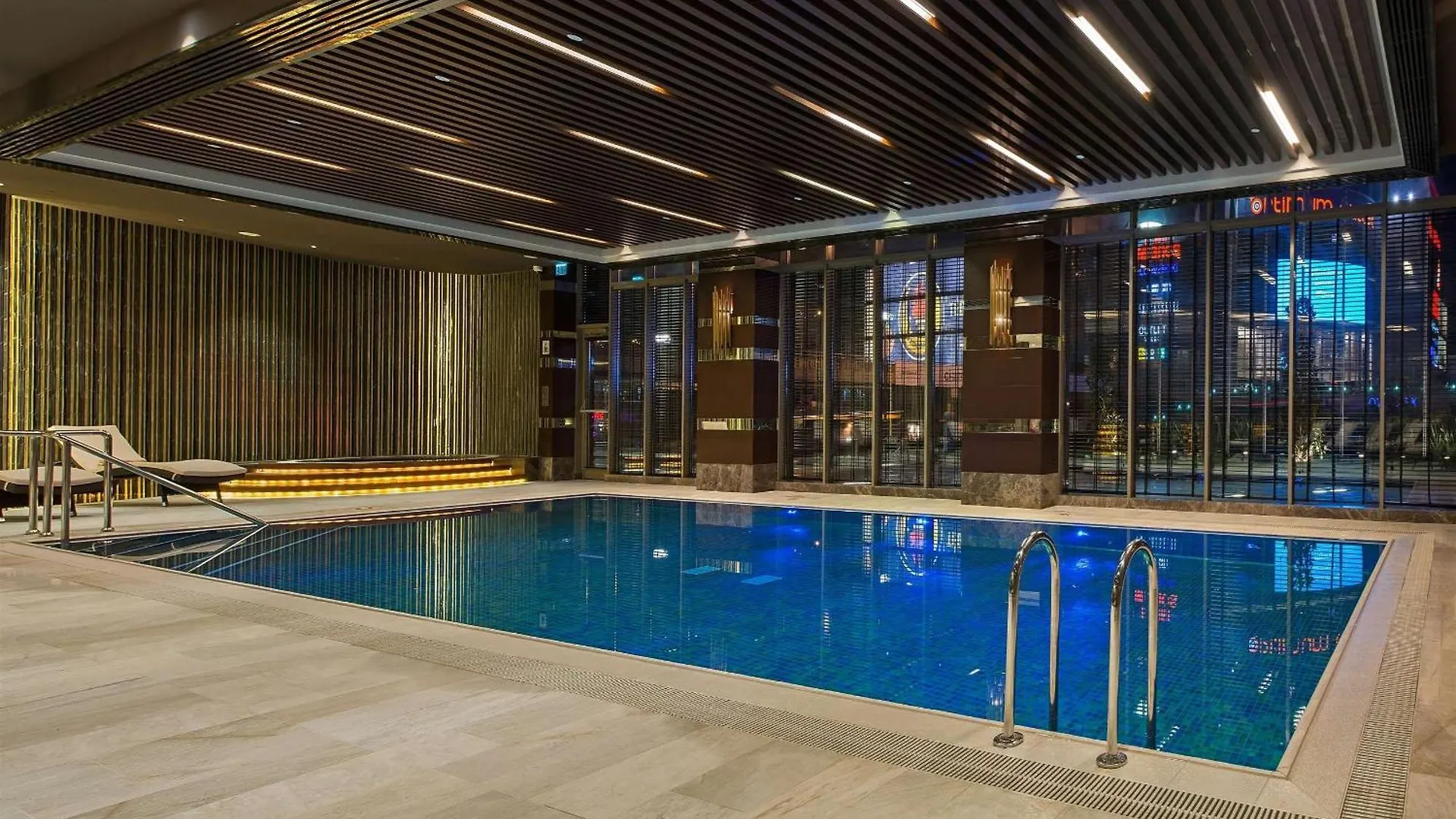 Hilton Istanbul Kozyatagi Hotel 5*,